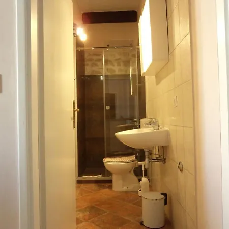 Kamena Kuca Roko فيلة سفيتي فيليب ياكوف