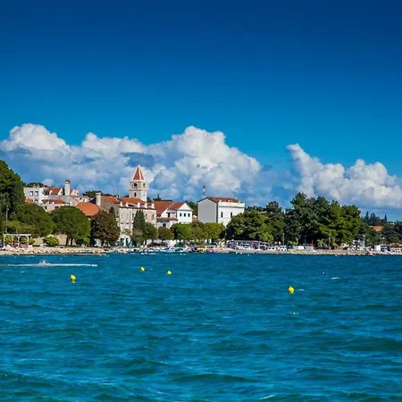 Kamena Kuca Roko فيلة *