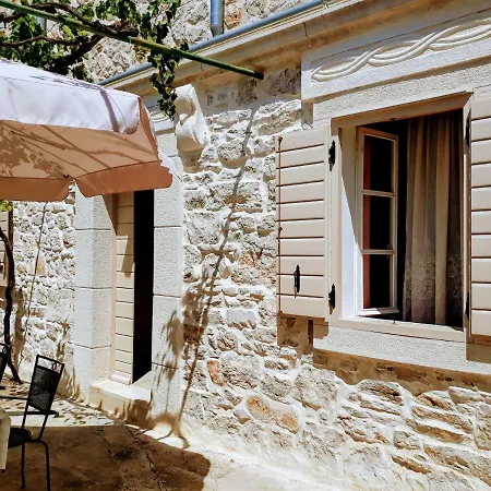 Kamena Kuca Roko * سفيتي فيليب ياكوف