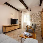 Kamena Kuca Roko Villa