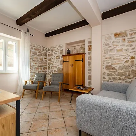 Villa Kamena Kuca Roko
