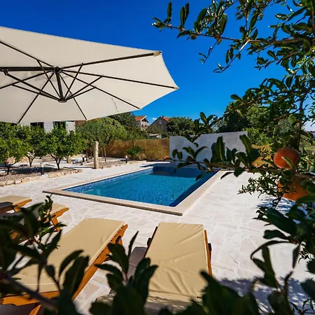 Villa Kamena Kuca Roko